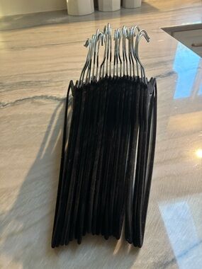 Set of 20 Black Velvet Clothes Hangers with Silver Hooks